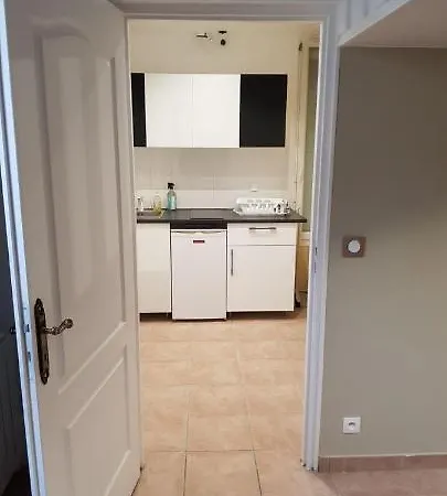 Guest House Drancy Διαμέρισμα *